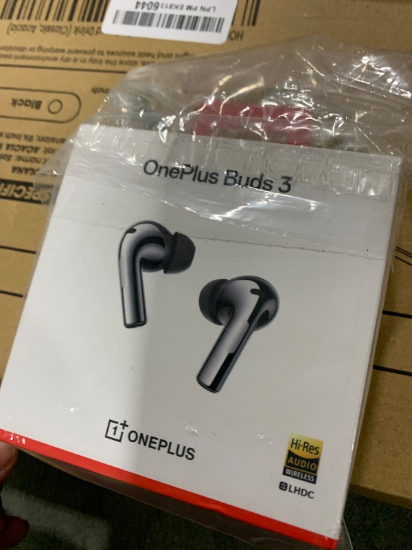 Photo 1 of OnePlus Buds 3, Metallic Gray, Deep Bass, ANC, Immersive Sound, Up to 44 Hour Playtime with Charging case, Bluetooth 5.3