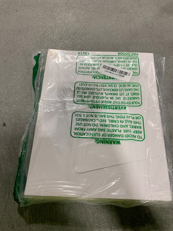Photo 1 of VOKOY 100Pcs 8.5x11 Inch Magazine Boards, 24-point/400gsm White Solid Comic Backing Board for Fabric Storage, Magazine Protectors for Collectors (White, 8.5x11 Inch)