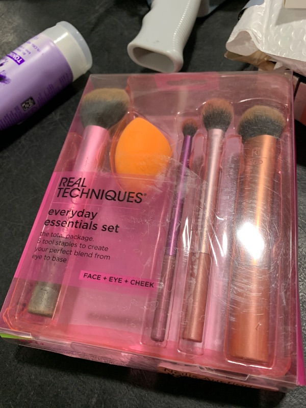Photo 1 of Real Techniques 5 Piece Everyday Essentials Makeup Brush Set, Includes 4 Brushes & Makeup Sponge, For Foundation, Blush, Bronzer, Contour, Eyeshadow, & Powder, Travel Gift Set, Cruelty-Free & Vegan