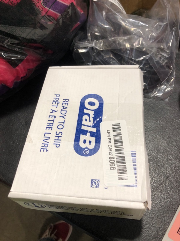 Photo 1 of Oral-B iO Ultimate Clean Replacement Brush Heads, 5 Count, 4 Ultimate Clean + 1 Gum & Sensitive White