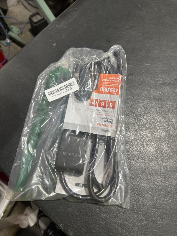 Photo 1 of SEE NOTES……..Belkin Power Strip Surge Protector with 6 AC Multiple Outlets - Flat Rotating Plug, 6 ft Long Heavy-Duty Extension Cord for Home, Office, Travel, Computer Desktop & Charging Brick (600 Joules) 1 pack 