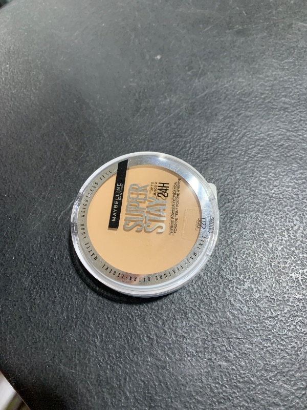 Photo 1 of Maybelline Super Stay Up to 24HR Hybrid Powder-Foundation, Medium-to-Full Coverage Makeup, Matte Finish, 220, 1 Count