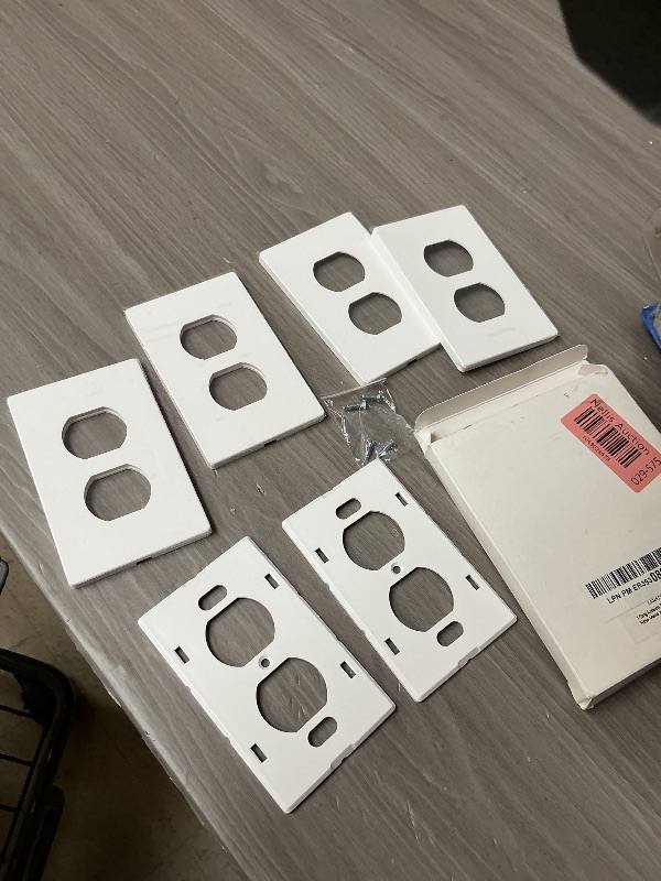 Photo 1 of 1-Gang Screwless Decora Wall Plate Cover Single Switch Outlet Electrical Faceplate for Light Switch, Smart Switch, Receptacle, Dimmers, USB Outlet, GFCI, Child Safe Cover Plate, White (4-Pack)