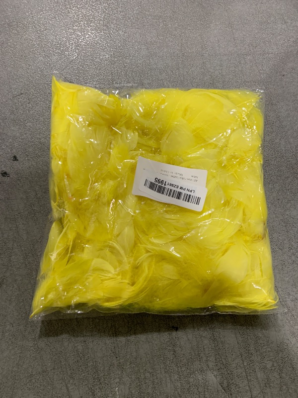 Photo 1 of 400 Pieces Yellow Feathers, Small Natural Craft Feathers Bulk Assorted Color 5-8cm Goose Feathers for Gift Filling, Cat Toy Making, Wedding Party Clothing Decorations, Home DIY Crafts Supplies
