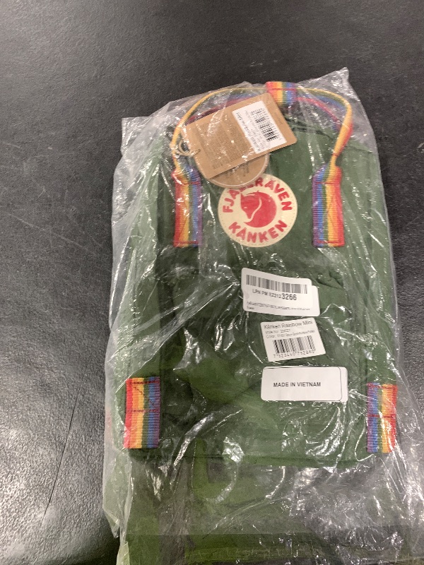 Photo 1 of Fjällräven Kånken Rainbow Mini Spruce Green/Rainbow Pattern One Size