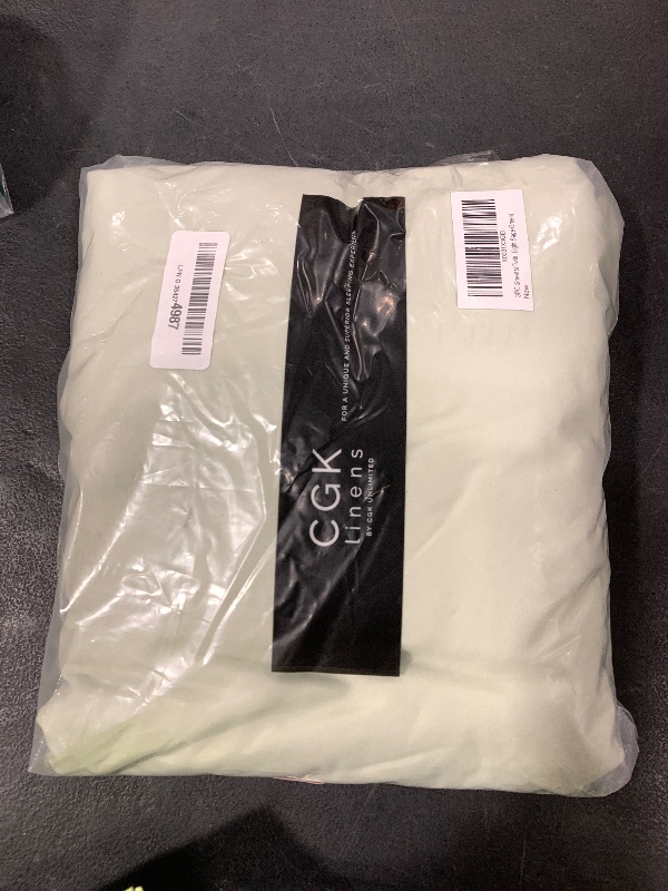 Photo 1 of Twin Size 3 Piece Sheet Set - Comfy Breathable & Cooling Bed Sheets Set - Hotel Luxury Bedding for Women, Men, Kids, Teens, Boys & Girls - Deep Pockets and Wrinkle Free - Oeko-Tex - Light Sage Green