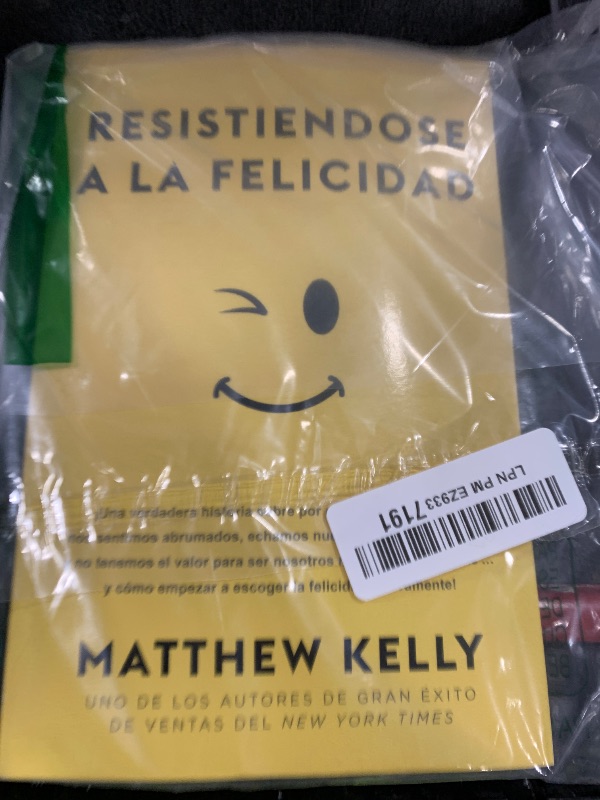 Photo 1 of resistiendose a la felicidad