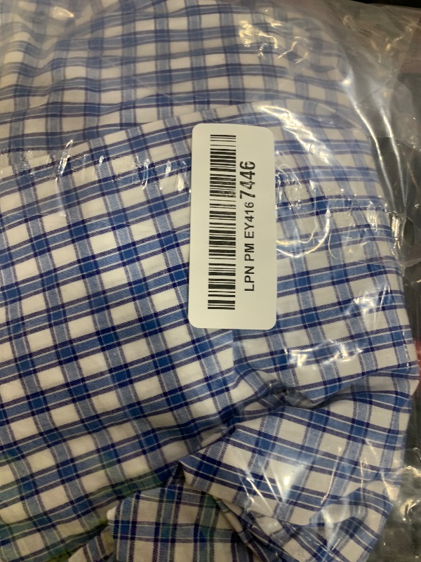 Photo 1 of Amazon Essentials Men's Regular-Fit Long-Sleeve Casual Poplin Shirt, Blue Checks, Medium