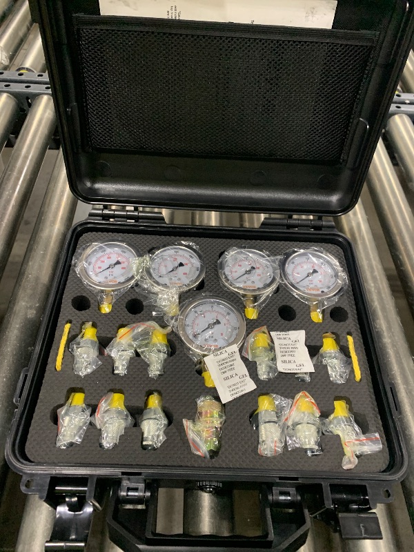 Photo 1 of vevor 
hydraulic pressure test kit 