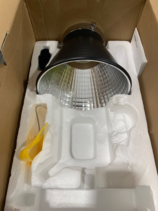 Photo 1 of Godox LA150Bi Bicolor LED Video Light, 190W 66000LUX@1M Studio, 2800K-6500K Bowens Mount LED Light, CRI 96+ 11 FX Effect 0-100% Dimming APP Control Photography Portable Light