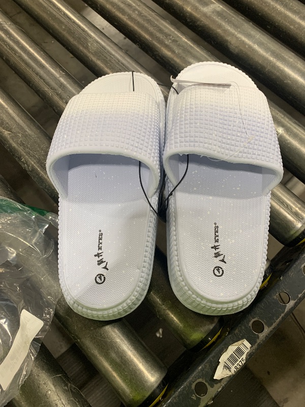 Photo 1 of  TMA EYES Cloud Slippers for Women Lightweight Open Toe Quick-Dry Pool Beach Sandals 
SIZE 4.5-5.5