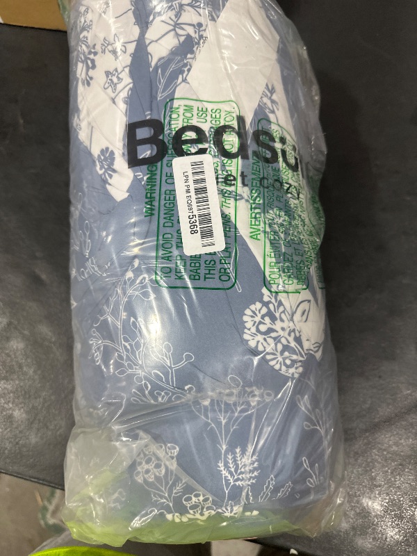Photo 1 of Bedsure Twin/Twin XL Comforter Set - Infinity Blue Comforter, Cute Floral Bedding Comforter Sets, Gifts for Woman, 2 Pieces, 1 Soft Reversible Botanical Flowers Comforter and 1 Pillow Sham