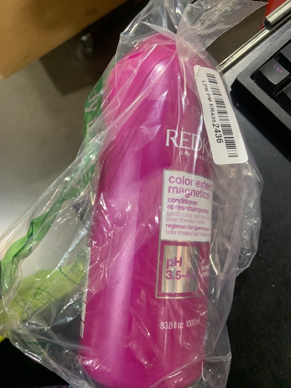 Photo 1 of Redken Extend Magnetics Conditioner | For Color Treated Hair | Protects Color & Adds Shine | With Amino Acid | Sulfate Free | 33.8 Fl Oz