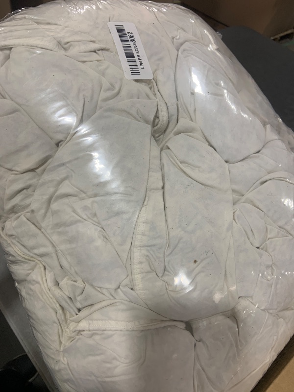 Photo 1 of Globon Summer Down ComforterBlanket Queen Size, Extra Lightweight Duvet Insert for Hot Sleepers, Noiseless & Extra Soft,90x90 inches,10 Ounce Fill Weight, White