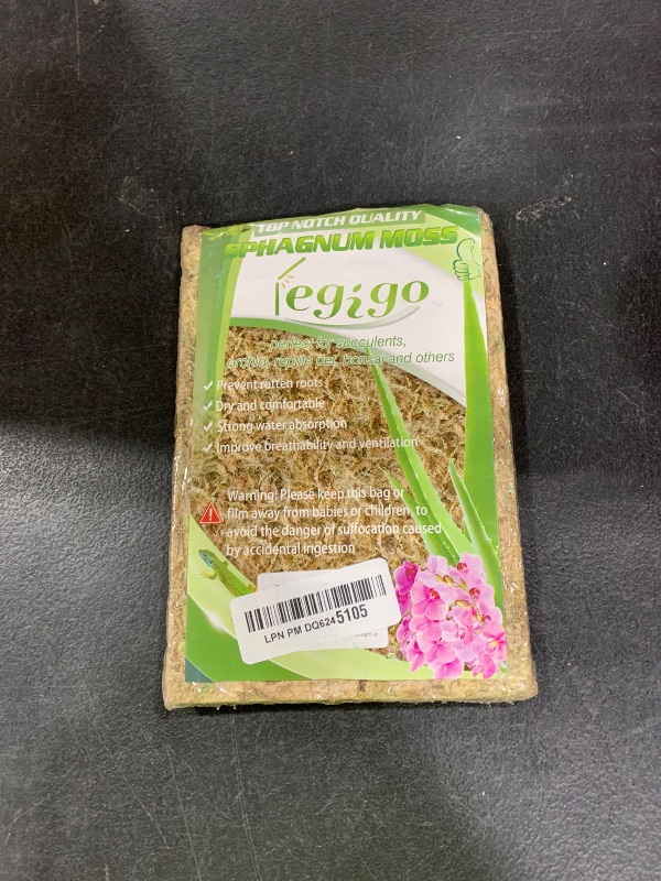 Photo 1 of Legigo 3.5oz Premium Sphagnum Moss Potting Mix- 4 QT Natural Succulent Carnivorous Plants Moss Dried, Plant Growing Medium for Orchid Succulent Sarracenia Orchid Gardening Plants Reptiles