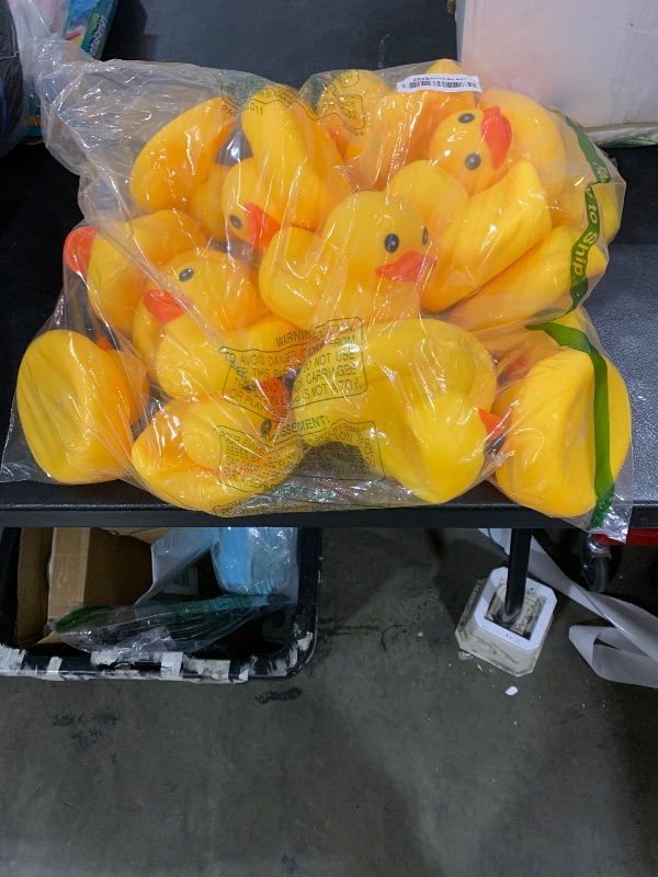 Photo 1 of Deekin 20 Pcs Large Yellow Rubber Ducks Bulk Large Duck Bath Toy Squeak Rubber Bathtub Floating Bath for Birthday Party Decoration Gift Swimming Pool (5 Inch)