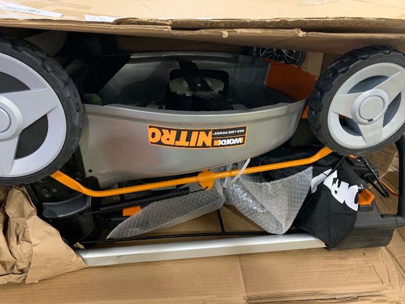 Photo 1 of WORX - Nitro 40V Cordless Self-Propelled Lawn Mower (2 x 5.0 Ah Batteries and 1 x Charger) - Black

