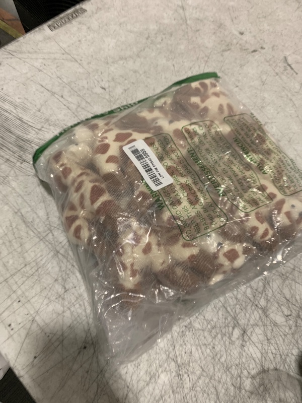 Photo 1 of Blueweenly 12 Pcs Giraffe Stuffed Animal Bulk 6'' Stuffed Giraffe Plush Toy Soft Safari Plush Zoo Wild Animal Party Decoration Cute Tiny Keychains for Back to School Kid Girl Boy Birthday Forest Party