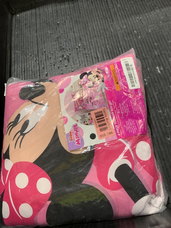 Photo 1 of Disney Minnie Mouse 4 Piece Toddler Bedding Set