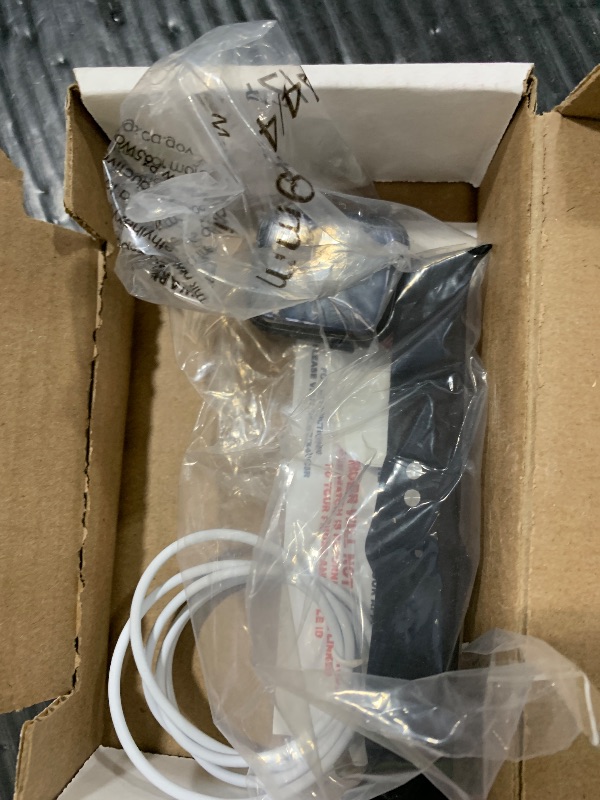 Photo 1 of Apple Watch Series 9 [GPS 45mm] Midnight Aluminum Case with Midnight Sport Band, S/M (Renewed)
