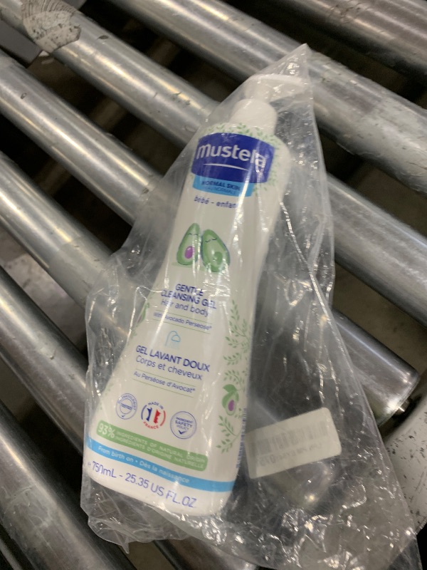 Photo 1 of Mustela Baby Gentle Cleansing Gel - Baby Hair & Body Wash - with Natural Avocado fortified with Vitamin B5 - Biodegradable Formula & Tear-Free â€“ 25.35 fl. oz. (Pack of 1)
