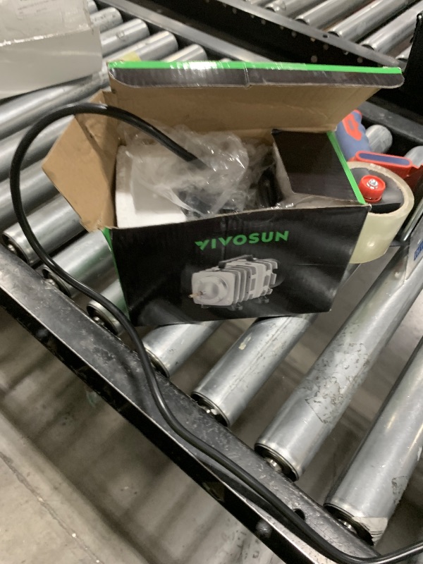 Photo 1 of VIVOSUN Commercial Air Pump 1110 GPH 8 Outlet 40W 70L/min for Aquarium and Hydroponic Systems