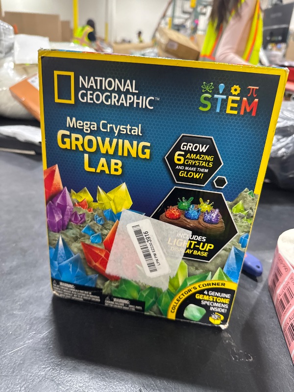 Photo 1 of NATIONAL GEOGRAPHIC Mega Crystal Growing Lab – Grow 6 Vibrant Crystals Fast (3-4 Days)