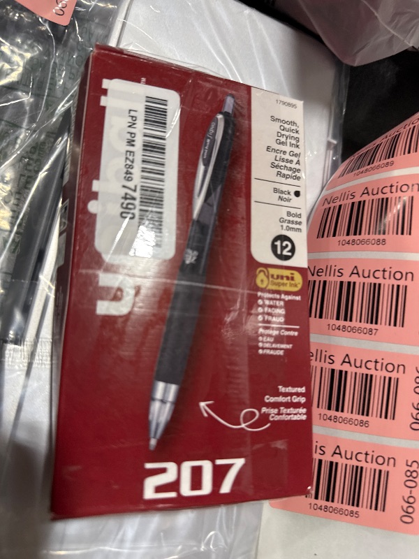 Photo 1 of uni-ball 207 Retractable Gel Pens Bold Point, 1mm, Black, 12 Pack