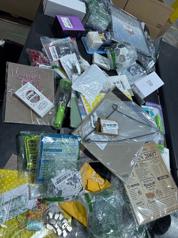 Photo 1 of box lot misc items