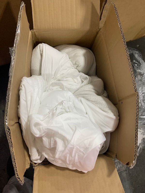 Photo 1 of QUEEN MATTRESS PAD