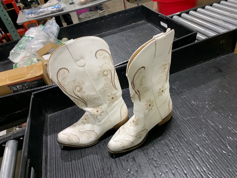 Photo 1 of IUV Wide Cowboy Boots For Women Mid Calf Cowgirl Boots Embroidered Pull-On Tabs Snip Toe Boot   size 9.5