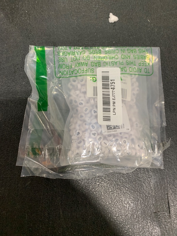 Photo 1 of Melius 500Pcs Acrylic Number Beads for Jewelry Making, DIY Necklaces, Key Chains, Bracelets (4x7 Round, White)