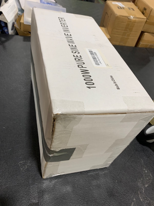 Photo 1 of Fit4Less Pure Sine Wave Power Inverter 1000W DC12V to AC 110V with Dual sockets and USB, LCD Remote kit. (1000W)