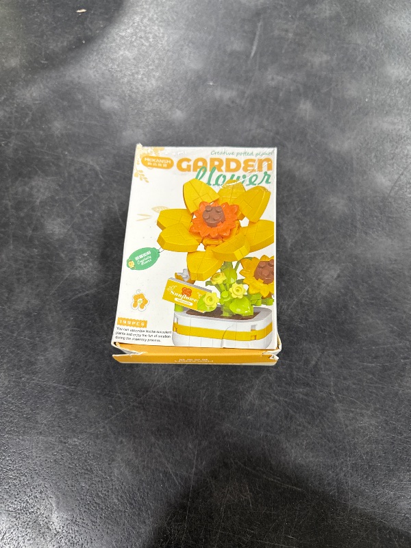 Photo 1 of Sunflower Potted Plant Building Blocks Set - DIY Bonsai Flower Toy for Home Decor, Creative Desktop Botanical Construction Kit for Kids and Adults