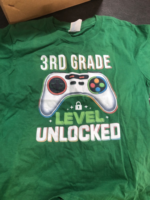 Photo 1 of KIDS GREEN SHIRT SIZE S