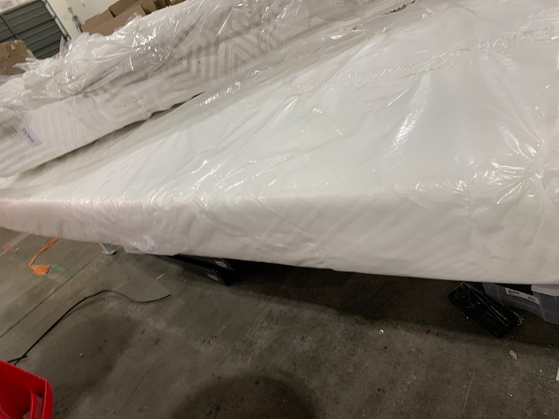 Photo 1 of KING SIZE WHITE MATTRESS UNKNOWN BRAND/MODEL 