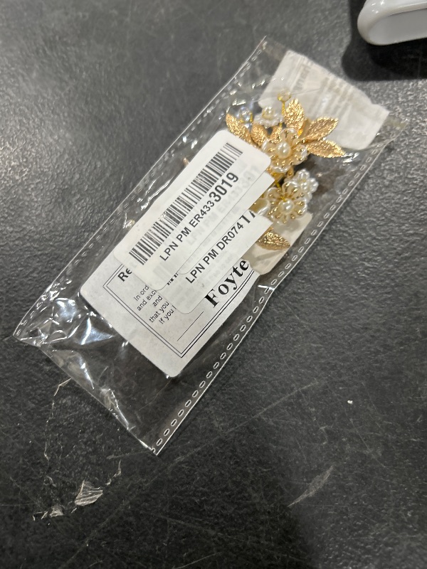 Photo 1 of Foyte Bridal Flower Hair clip Pearl Wedding Hair Piece Gold Bride Leaf Barrettes Bridal Hair Accessories for Women and Brides