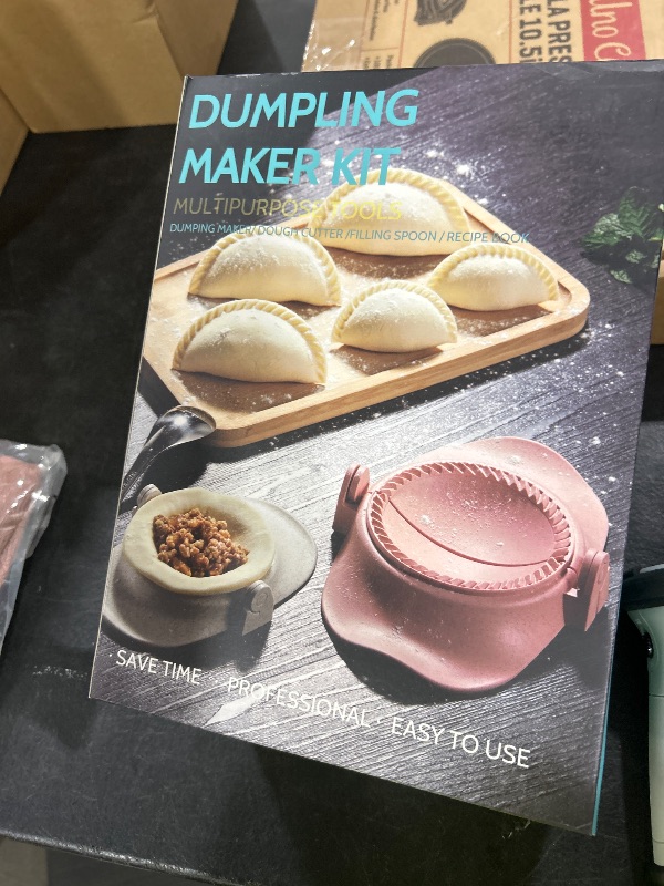 Photo 1 of MUMSUNG Empanada Maker Press, 6-Inch Extra Large Dumpling Maker Set with Dough Cutter, Dumpling Mold Set for Pierogi, Pastelitos, Calzone, Turnovers, Chinese Dumpling, 5Sizes (6"/5"/4"/3"/2.6")