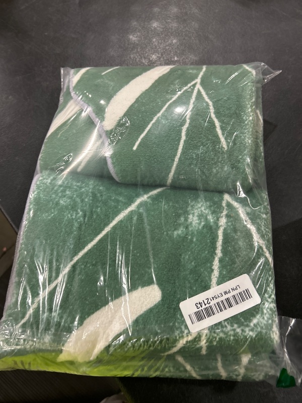 Photo 1 of 2 Pcs Green Leaf Mat, Large Monstera Palm Leaf Bath Mat 23.6 x 35.4 Inch Bathroom Rug Nonslip Machine Washable Door Carpet Leaf Shape Area Rugs for Shower Floor, Bathroom, Bedroom,Kids Room
