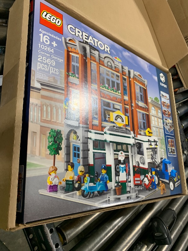 Photo 1 of LEGO Creator Expert Corner Garage 10264 Building Kit (2569 Pieces)