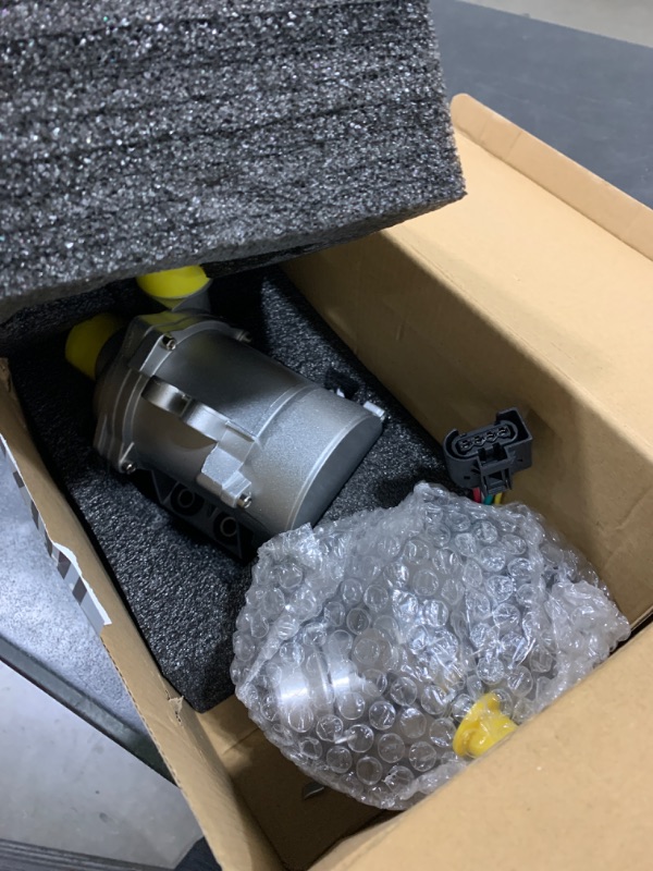 Photo 1 of 11517586925 Water Pump w/Aluminum Thermostat Kit for BMW 328i 328xi 325i 325xi 330i 330xi 525i 525xi 528i 528xi 530i 530xi X3 X5 E91 E90 N51 N52 3.0 11517521584 11517563183 11537549476 11537536655