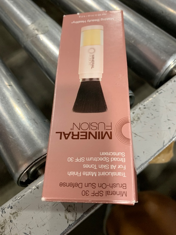 Photo 1 of Mineral Fusion Brush-On Powder Sunscreen for Face, SPF 30, Invisible Mineral Sunscreen, UVA UVB protection, Non Toxic and Hypoallergenic, 0.14 oz