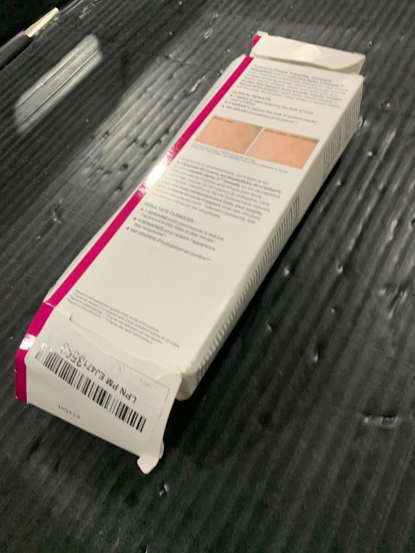 Photo 1 of StriVectin SD Advanced™ Plus Intensive Moisturizer for Wrinkles and Stretchmarks, For Face and Body, Collagen Boosting with Peptides and Hyaluronic Acid, 4 Fl Oz (Pack of 1)