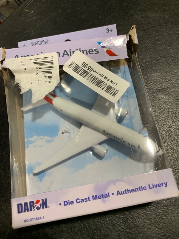 Photo 1 of Daron Toy Airplane – American Airlines – Die-Cast Metal Model Airplane Toy with Plastic Parts for Kids Ages 3+