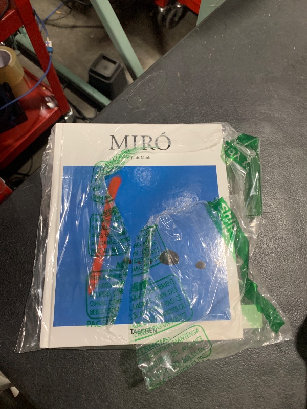 Photo 1 of Miró (Basic Art Series 2.0)