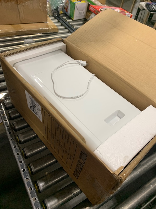 Photo 1 of DOES NOT GET COOL PARTS ONLY !!!!------------------------Portable Air Conditioners, 4-IN-1 Indoor air Conditioner No Venting Required for Bedroom, AC Portable Ventless Air Conditioner for Room, Stand Up Windowless Air Conditioner, Evaporative Air Cooler