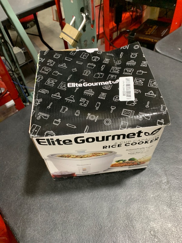 Photo 1 of Elite Gourmet ERC-003 Electric Rice Cooker with Automatic Keep Warm Makes Soups, Stews, Grains, Hot Cereals, White, 6 Cups Cooked (3 Cups Uncooked)