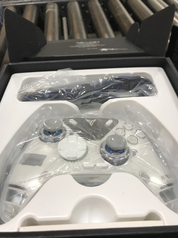 Photo 1 of FLYDIGI APEX 4 Wireless PC Controller Forceflex Joystick Forceadapt Trigger 1000Hz Report Rate Full-Color LCD Display 1500mAh Battery Stereo Vibration PC/Switch/Switch2/TV/Android/Laptop