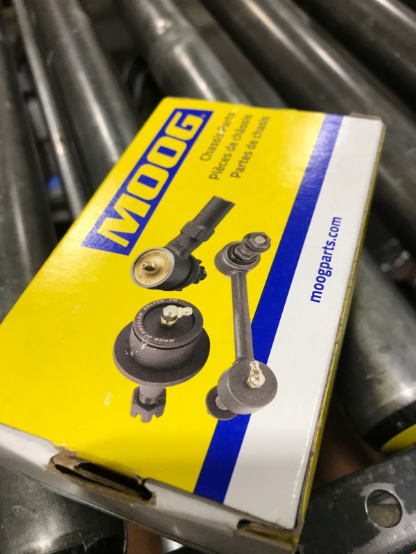 Photo 1 of MOOG K8687 Front Lower Suspension Ball Joint for Ford Taurus