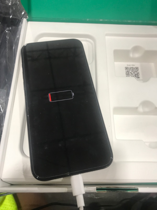 Photo 1 of Apple iPhone 15 Pro Max, 1TB, Black Titanium - Unlocked (Renewed Premium)